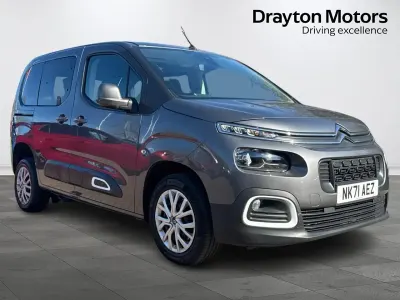 Gebraucht Citroën Berlingo Feel 131 PS (96 kW) 2021 Grau Van / Kleinbus