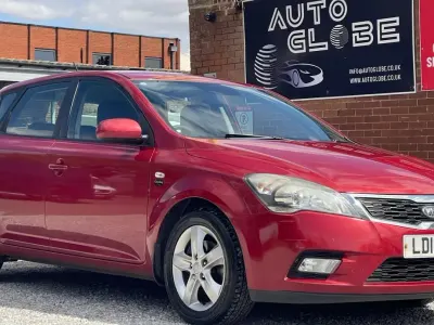Used Kia Ceed 113 HP (83 kW) 2012 Red Hatchback