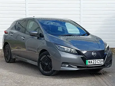 Gebraucht Nissan Leaf N-Connecta 110 kW (150 PS) 2023 Grau Kleinwagen