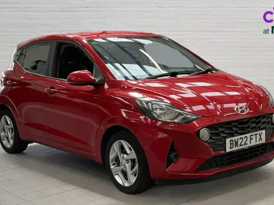 Used Hyundai i10 SE 67 HP (49 kW) 2022 Red Hatchback