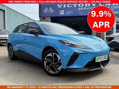 Begagnad MG MG4 EV SE 319 kW (435 HK) 2023 Blå Halvkombi