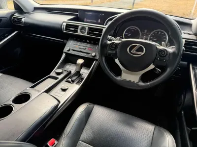Used Lexus IS300h