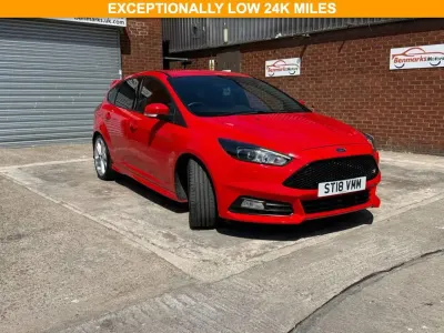Used Ford Focus ST 185 HP (136 kW) 2018 Red Hatchback