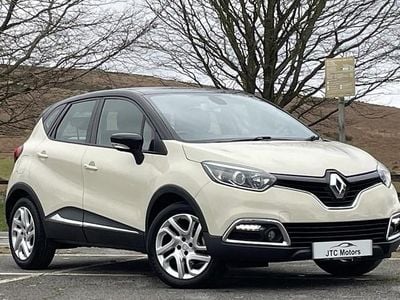 Used Renault Captur Dynamique 90 HP (66 kW) 2015 White SUV