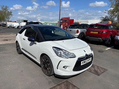 Used Citroën DS3 120 HP (88 kW) 2014 White Hatchback