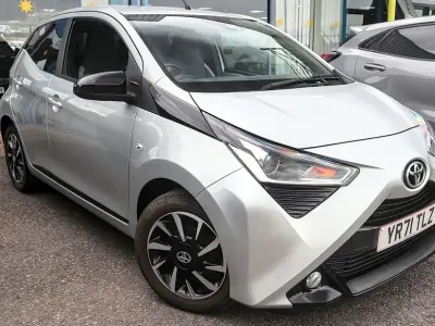 Used Toyota Aygo Trend 72 HP (52 kW) 2021 Silver Hatchback