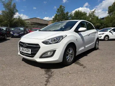 Used Hyundai i30 SE 110 HP (80 kW) 2015 White Hatchback