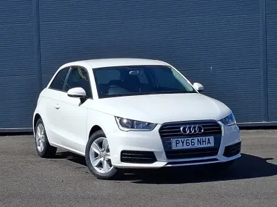Used Audi A1 Design 95 HP (69 kW) 2017 White Hatchback