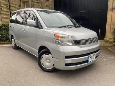 Used Toyota Voxy 2014 Silver MPV