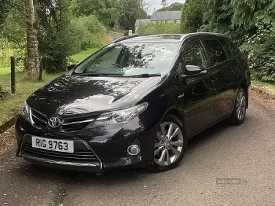 Used Toyota Auris Hybrid