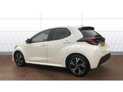 Used Toyota Yaris Hybrid Design 116 HP (85 kW) 2024 White Hatchback