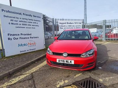 Begagnad VW Golf VII Edition 125 HK (91 kW) 2016 Röd Halvkombi