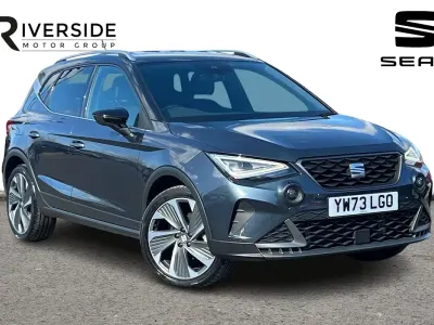 Begagnad Seat Arona FR Sport 108 HK (79 kW) 2023 Grå SUV
