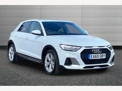 Usado Audi A1 Design 116 HP (85 kW) 2019 Branco SUV