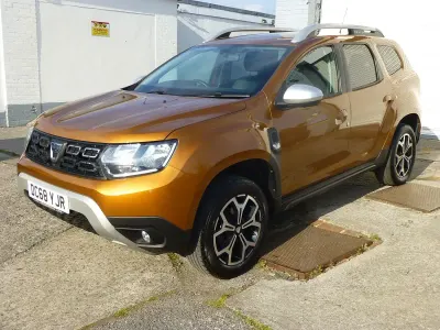 Begagnad Dacia Duster Prestige 115 HK (84 kW) 2019 Orange SUV