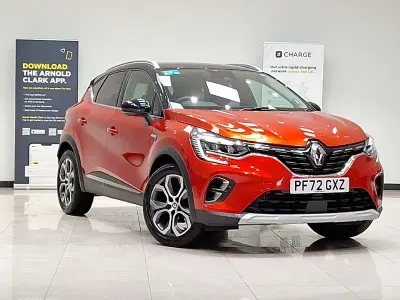 Używany Renault Captur Techno 91 KM (66 kW) 2022 Czerwony SUV