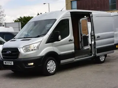 Usado Ford Transit Trend 130 HP (95 kW) 2021 Prateado Van