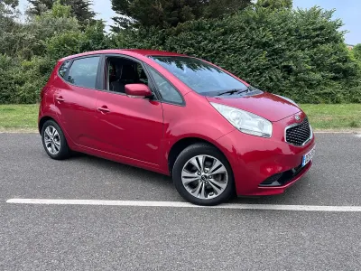 Used Kia Venga 90 HP (66 kW) 2015 Red Hatchback