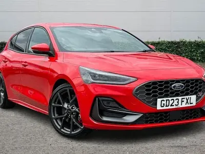 Used Ford Focus ST 280 HP (205 kW) 2023 Red Hatchback