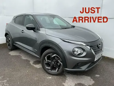 Usado Nissan Juke N-Connecta 143 HP (105 kW) 2023 Cinzento SUV