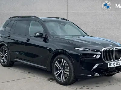 Uusi BMW X7 M Sport 352 HP (258 kW) 2026 Musta Katumaasturi