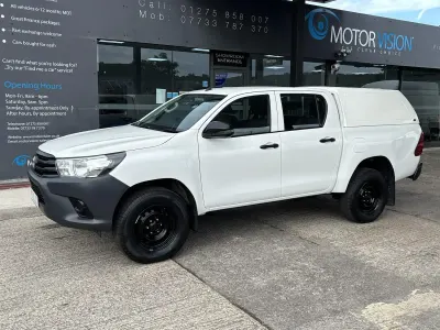 Used Toyota HiLux Active 150 HP (110 kW) 2020 White Pickup