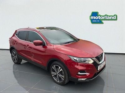 Red Used 2017 Nissan Qashqai N-Connecta SUV | £11,499 (Fair price)