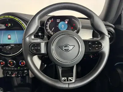 Used Mini Cooper Exclusive 134 HP (98 kW) 2023 Black Hatchback
