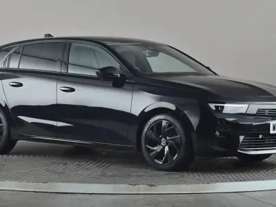 Second-hand Vauxhall Astra GS Line 130 CP (95 kW) 2022 Negru Hatchback