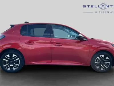 Used Peugeot 208 Allure 99 HP (72 kW) 2025 Red Hatchback
