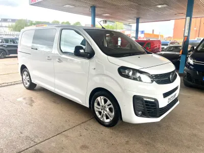 Gebraucht Vauxhall Vivaro 145 PS (106 kW) 2023 Weiß Van / Kleinbus