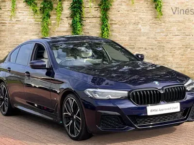 Begagnad BMW 520 M Sport 190 HK (139 kW) 2022 Blå