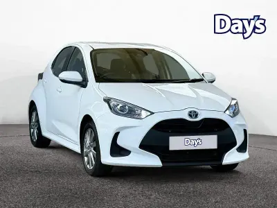 Usado Toyota Yaris Hybrid 116 HP (85 kW) 2022 Branco Citadino