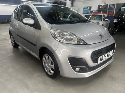 Second-hand Peugeot 107 Active 68 CP (50 kW) 2013 Argintiu Hatchback