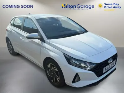 Używany Hyundai i20 SE 100 KM (73 kW) 2022 Biały Hatchback
