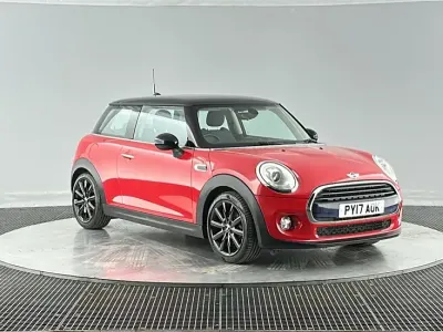 Used Mini Cooper Hatch 134 HP (98 kW) 2017 Red Hatchback