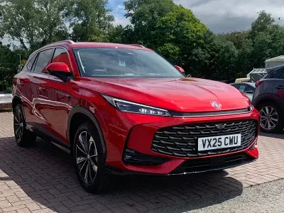 Used MG HS SE 170 HP (125 kW) 2025 Red SUV