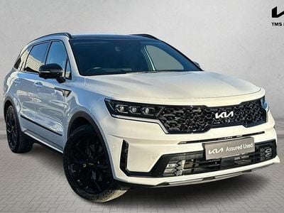 White Used 2023 Kia Sorento SUV | £40,892 (A bit pricey)