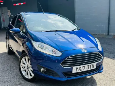 Usado Ford Fiesta Titanium 2017 Azul Utilitario