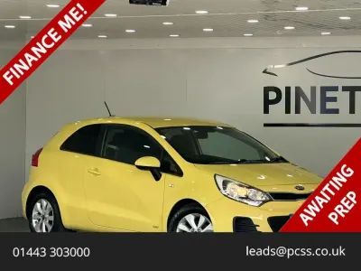 Usado Kia Rio 84 HP (61 kW) 2016 Amarelo Citadino