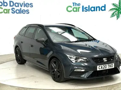 Usado Seat Leon Black Edition 131 CV (96 kW) 2020 Gris Familiar