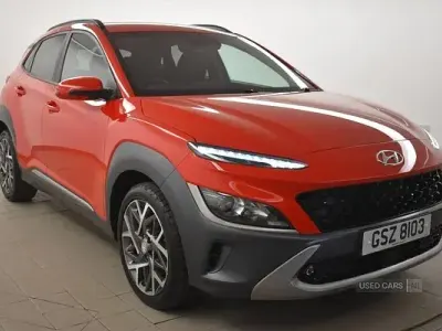 Gebraucht Hyundai Kona Premium 141 PS (103 kW) 2023 Rot SUV