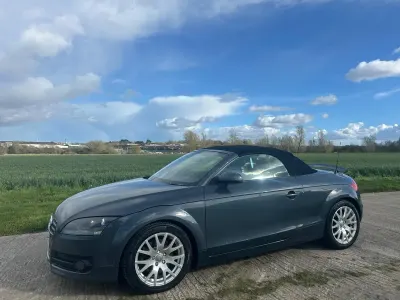 Begagnad Audi TT Design 160 HK (117 kW) 2009 Grå Sportkupé