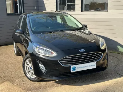 Usado Ford Fiesta Zetec 85 HP (62 kW) 2019 Preto Citadino