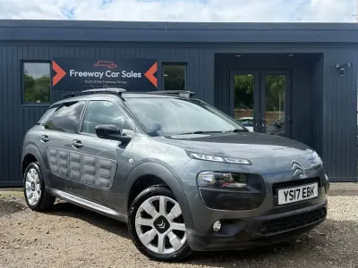 Usado Citroën C4 Cactus Flair 82 CV (60 kW) 2017 Gris Utilitario