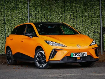 Used MG MG4 EV Trophy 149 kW (203 HP) 2023 Orange Hatchback