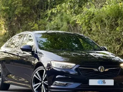 Used Vauxhall Insignia SRi 170 HP (125 kW) 2018 Blue Hatchback