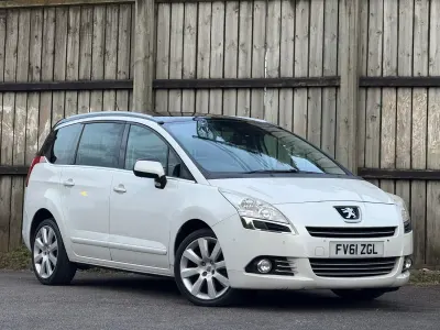 Used Peugeot 5008 2011 White MPV