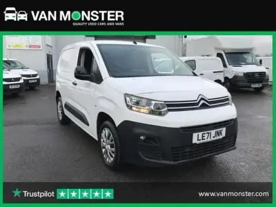 Używany Citroën Berlingo 100 KM (73 kW) 2022 Biały Minivan