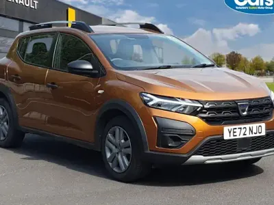 Begagnad Dacia Sandero Essentiel 91 HK (66 kW) 2022 Orange Halvkombi